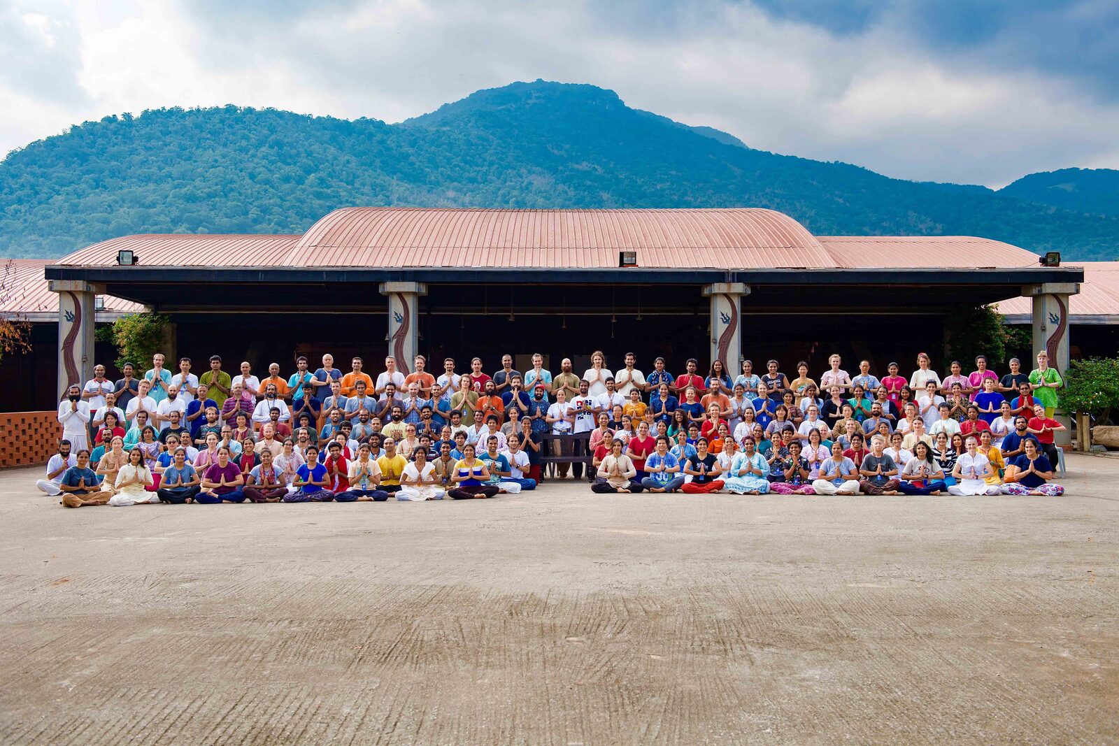 The 2017 batch — 148 Hatha Yoga Teacher Training graduates at the Sadhguru Gurukulam, Isha Yoga Center